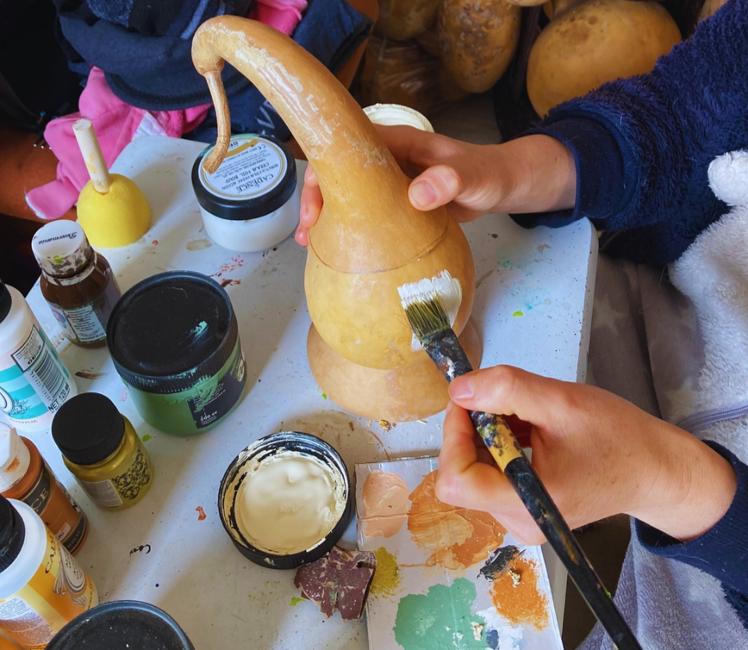 Casita de pajarito con calabazas " Lagenaria siceraria"