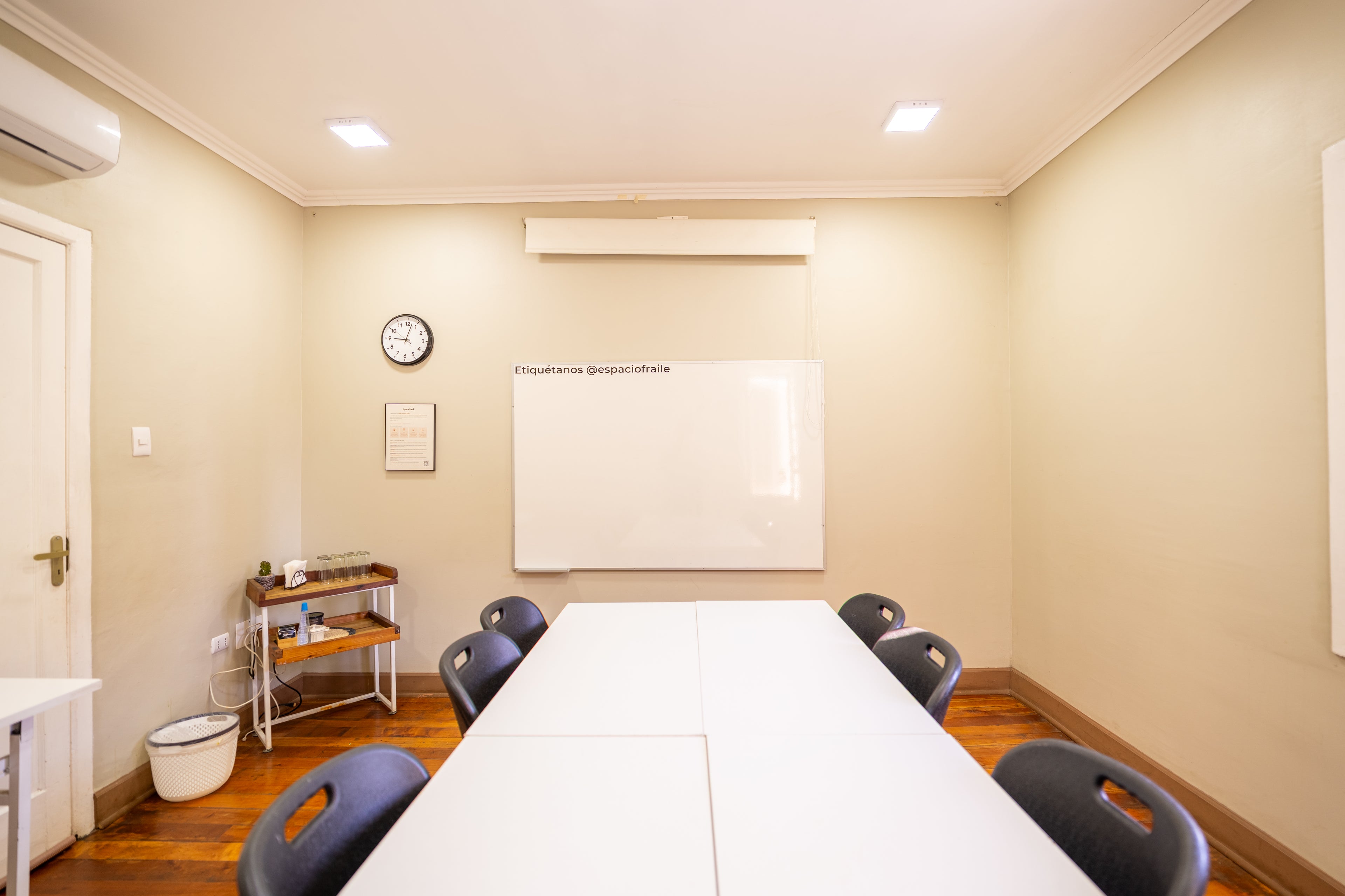 Sala Concha y Toro | Capacidad 8 personas