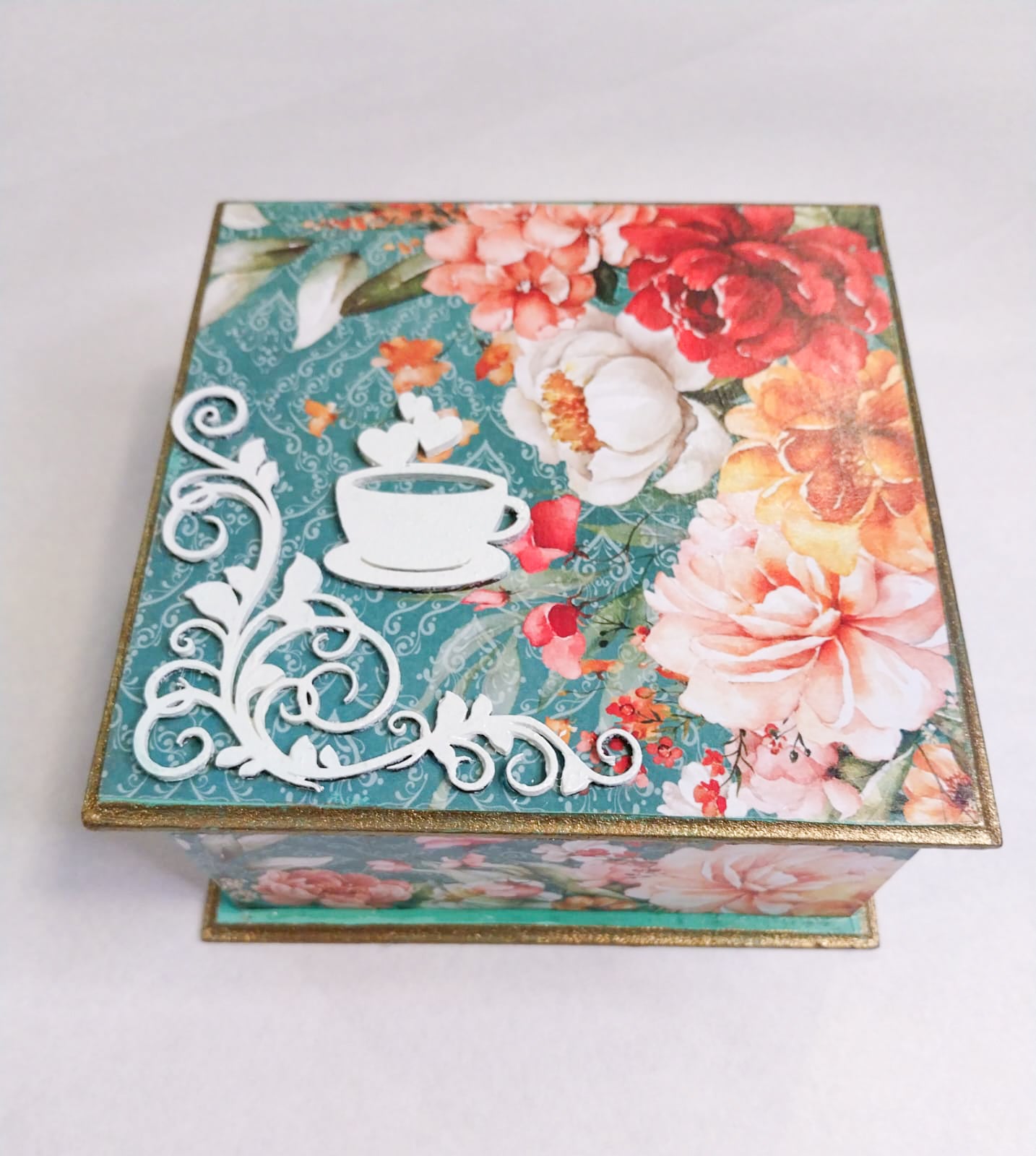 Taller “Decora con decoupage”